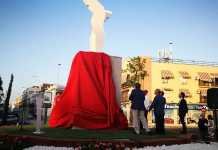 El doctor Ángel Bernardos y los donantes ya tienen su monumento