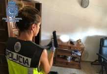 La Policía Nacional libera a una menor retenida por la pareja de su madre