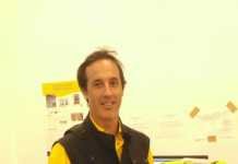 Los carteros estrenan nuevo uniforme de trabajo