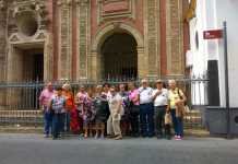 Las personas mayores de Los Montecillos realizan una visita a Sevilla