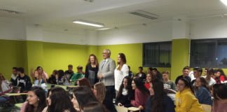 El consejero de Economía visita el IES Galileo Galilei