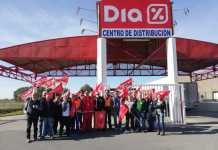 Concentración contra los despidos en la Plataforma Día