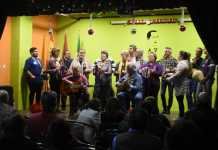 Villancicos, fútbol y solidaridad para recibir la Navidad en las entidades