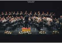 Reconocimientos, izado de banderas y jamón solidario en la celebración del 28-F