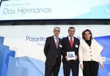 Dos Hermanas recibe dos Pajaritas Azules por el reciclaje del papel y cartón