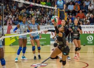 Primera victoria del temporada para el Cajasol Voley Esquimo primera victoria de la temporada