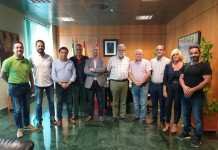 Los comerciantes locales se reúnen con el alcalde comerciantes locales