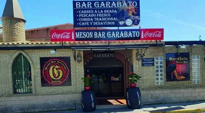 El Garabato celebra su segundo aniversario con el cartel de completo el garabato