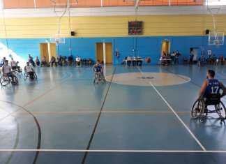 Duelo en la cumbre de la 2º División de baloncesto en silla de ruedas duelo en la cumbre