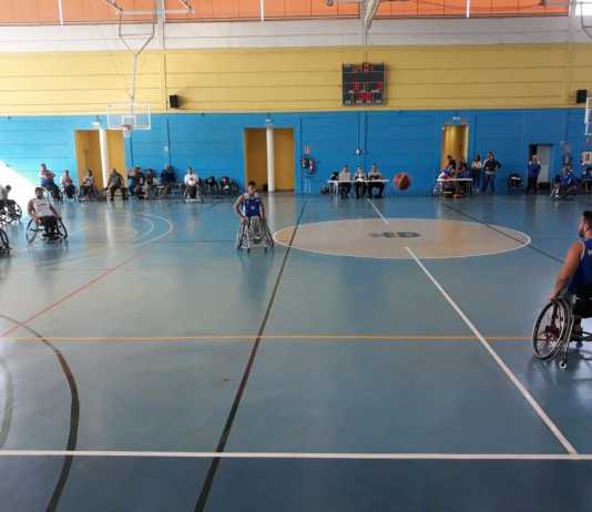 Duelo en la cumbre de la 2º División de baloncesto en silla de ruedas duelo en la cumbre