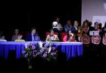 Las barriadas nazarenas reciben un año más a los Reyes Magos las barriadas nazarenas
