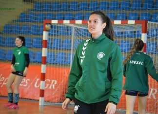 Alba González renueva temporada en el Balonmano Adesal alba gonzález