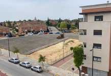 El asfaltado de una parcela en Montequinto, bien valorado por C,s asfaltado de una parcela