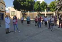 El personal de la residencia Huerta Palacios rinde homenaje a su director personal de la residencia