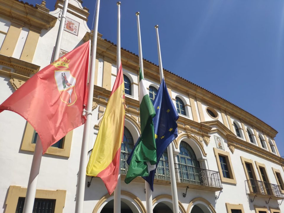 luto oficial banderas media asta pandemia del coronavirus minuto de silencio