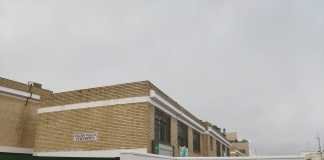 Las profesoras de la supuesta vejación a una alumna vuelven al Cervantes profesoras