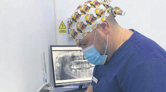 ¿Cuánto vale ponerse un implante dental? cuánto vale