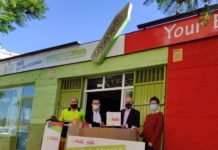 Reparto de alimentos entre las familias más vulnerables de la ciudad reparto