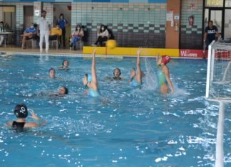 Suspense en el estreno de casillero del waterpolo femenino suspense