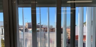 Paneles de plástico para reducir el frío con la ventilación de las aulas paneles