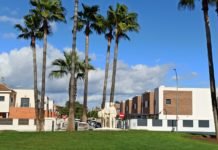 Monumento al arriero en una glorieta de la Avenida José Luis Prats monumento al arriero
