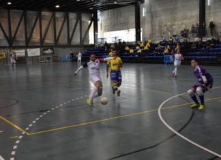 Luchó hasta el final y se clasifica para el grupo de playoff luchó