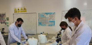 Estudiantes del IES Mª Galiana hacen prácticas en la UPO estudiantes