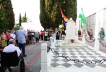 Un 18-J en plenos trámites de la exhumación de la fosa común 18-J