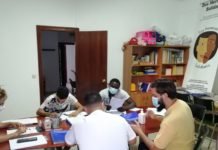 Atención más personalizada en las clases de español para inmigrantes atención más personalizada