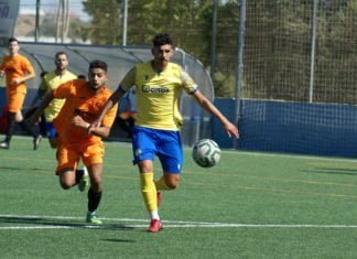 Con derrota en el estreno de División de Honor y 1ª Andaluza con derrota