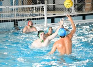 Estreno victorioso en el Centro Acuático de Montequinto estreno victorioso