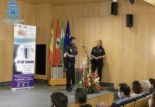 La Policía Nacional tiende la mano a los enfermos de alzheimer la policía nacional
