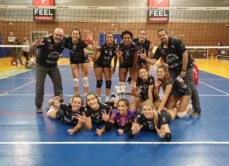 Golpe en la mesa del CAV Esquimo en Alcobendas golpe en la mesa