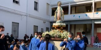 La Medalla Milagrosa procesionó por el Colegio Sagrada Familia medalla milagrosa