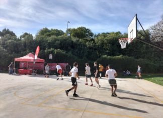 Nueva pista de baloncesto en el Parque de los Pinos nueva pista de baloncesto