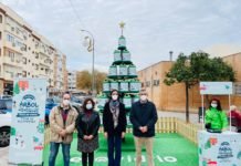 El árbol navideño de miniglús llega a Montequinto árbol navideño