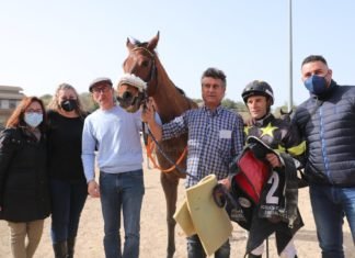 Vuelve a brillar en el hipódromo Óscar Anaya vuelve a brillar