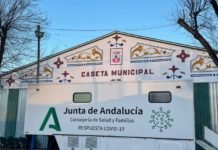 Unidad móvil de vacunación Covid-19 en la feria unidad móvil