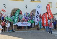 Marcha por la falta de personal de la unidad de Medicina Interna del Tomillar marcha por la