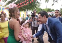 El abanico, complemento imprescindible de la Feria 2022 abanico