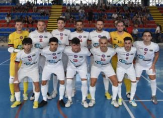 Derrota ante el gallito de la competición en el inicio liguero derrota ante el gallito