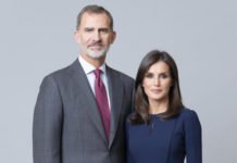 Invitación a los Reyes de España para que visiten Dos Hermanas en 2023 invitación