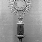 Un ostensorio de plata dorada ostensorio