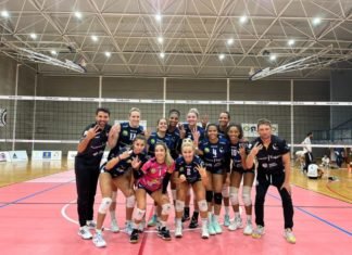 Victoria con autoridad del Cajasol Voley en tierras canarias victoria con autoridad