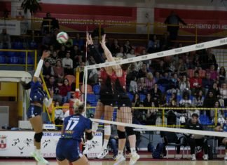 Gran victoria del Cajasol Voley Dos Hermanas con un rival directo gran victoria
