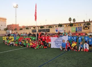 300 juguetes se recaudan en la jornada Fútbol Solidario 300 juguetes
