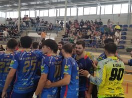 Partido igualado de principio a casi el final partido igualado