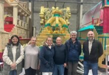 Insignias de la Cabalgata de Reyes para cuatro voluntarios insignias de la cabalgata de reyes
