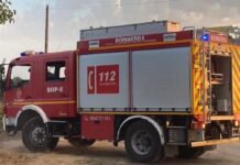 El vecino de una vivienda incendiada es evacuado al hospital el vecino