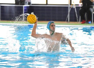 Jornada de contrastes para el waterpolo nazareno